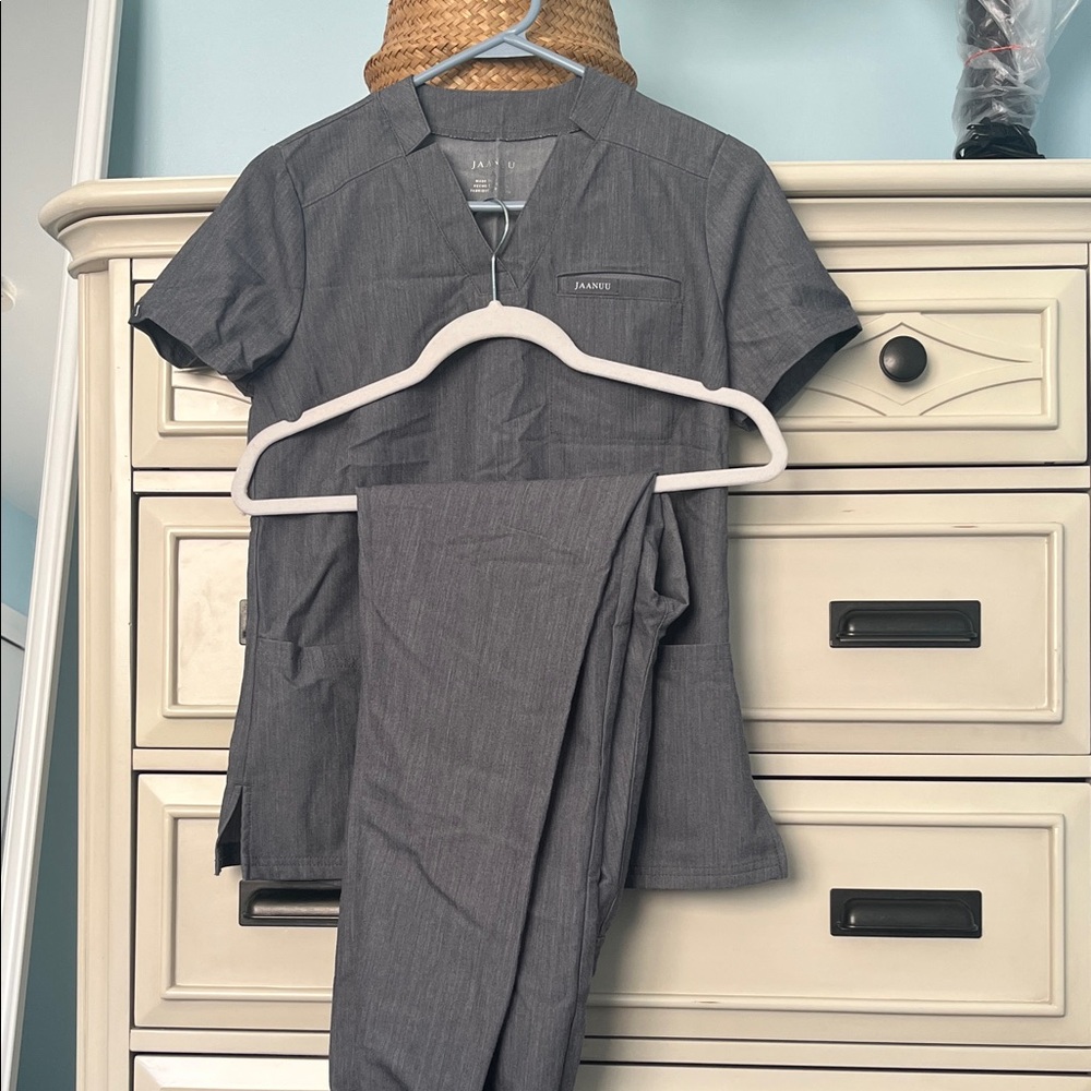 Jaanuu Charcoal Scrub Set Top and Pant XS